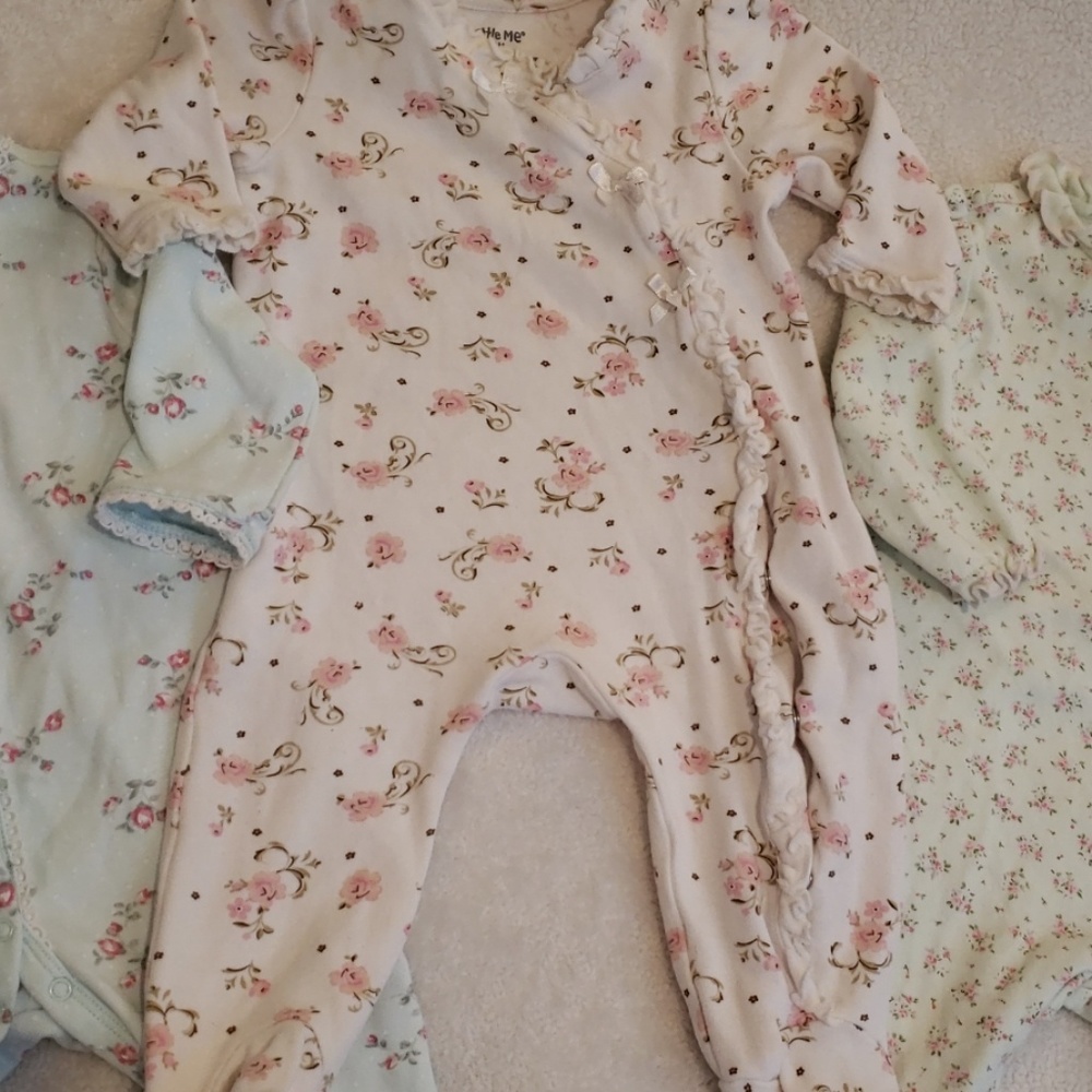 Little me 3-6 mos footies - Picture 4 of 8